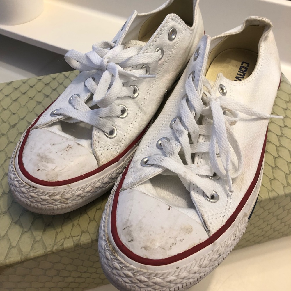 Low Top Chucks
